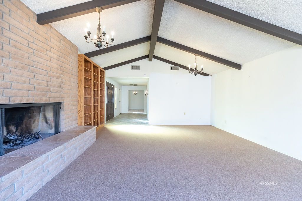 724 West Kevin Court Ridgecrest, CA 93555 - Photo 8 of 43 Gallery Image 8