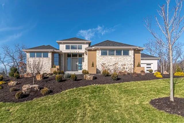 $2,375,000 | 11540 Deer Rdg Drive, Olathe, KS 66061