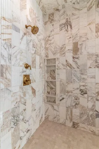 $2,375,000 | 11540 Deer Rdg Drive, Olathe, KS 66061