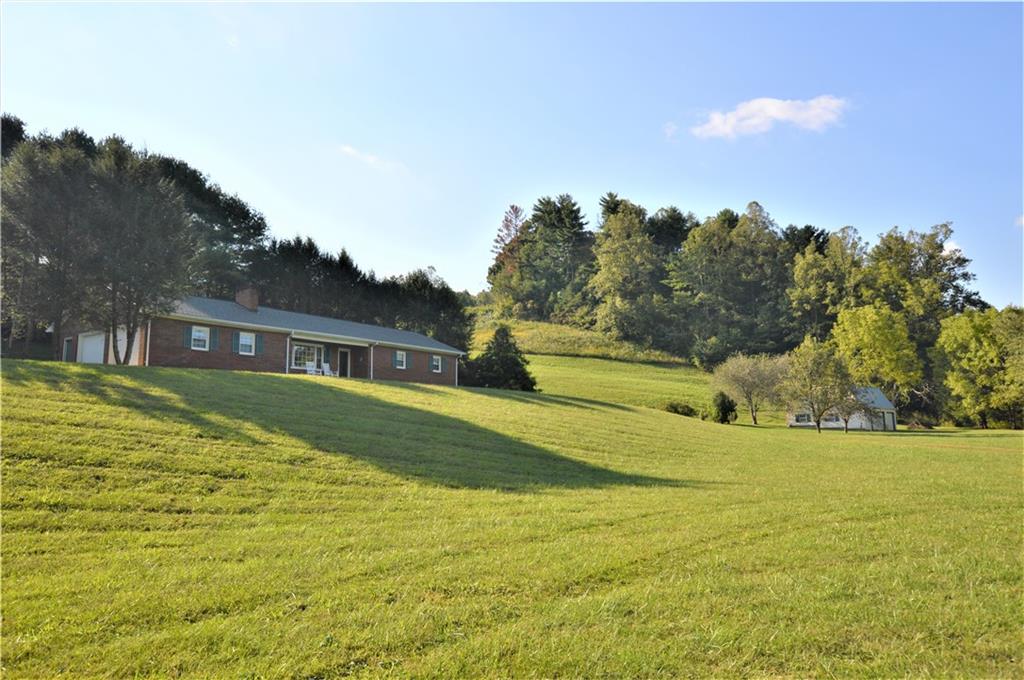 3213 Warrior Road Lenoir, NC 28645 - Photo 4 of 31 Gallery Image 4