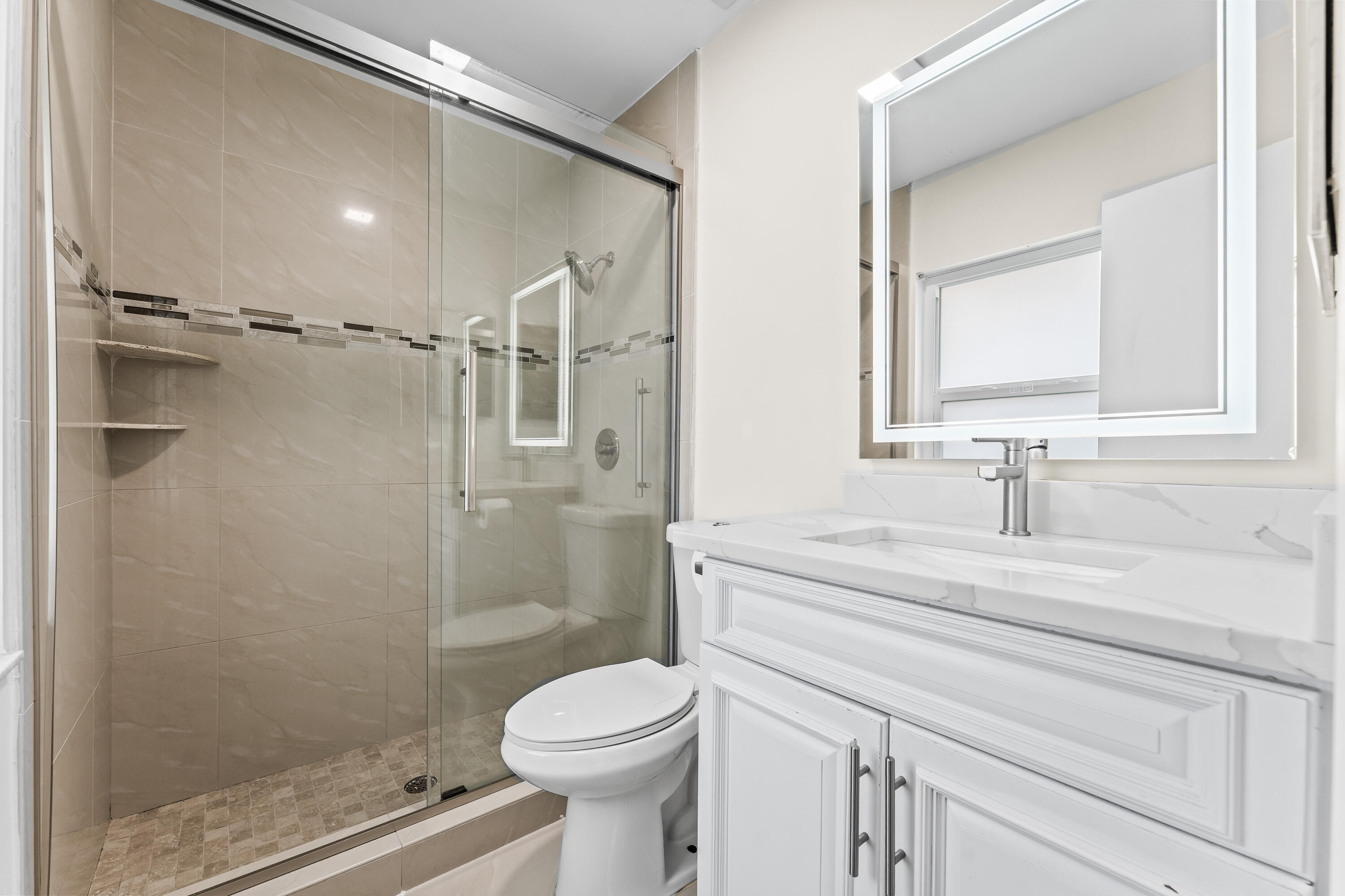 18443 Ruffian Way Boca Raton, FL 33496 - Photo 17 of 35 Primary Bathroom