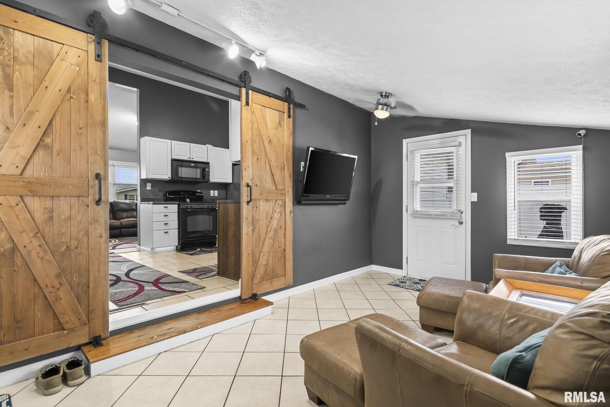 2264 East Eleanor Avenue Springfield, IL 62702 - Photo 13 of 38