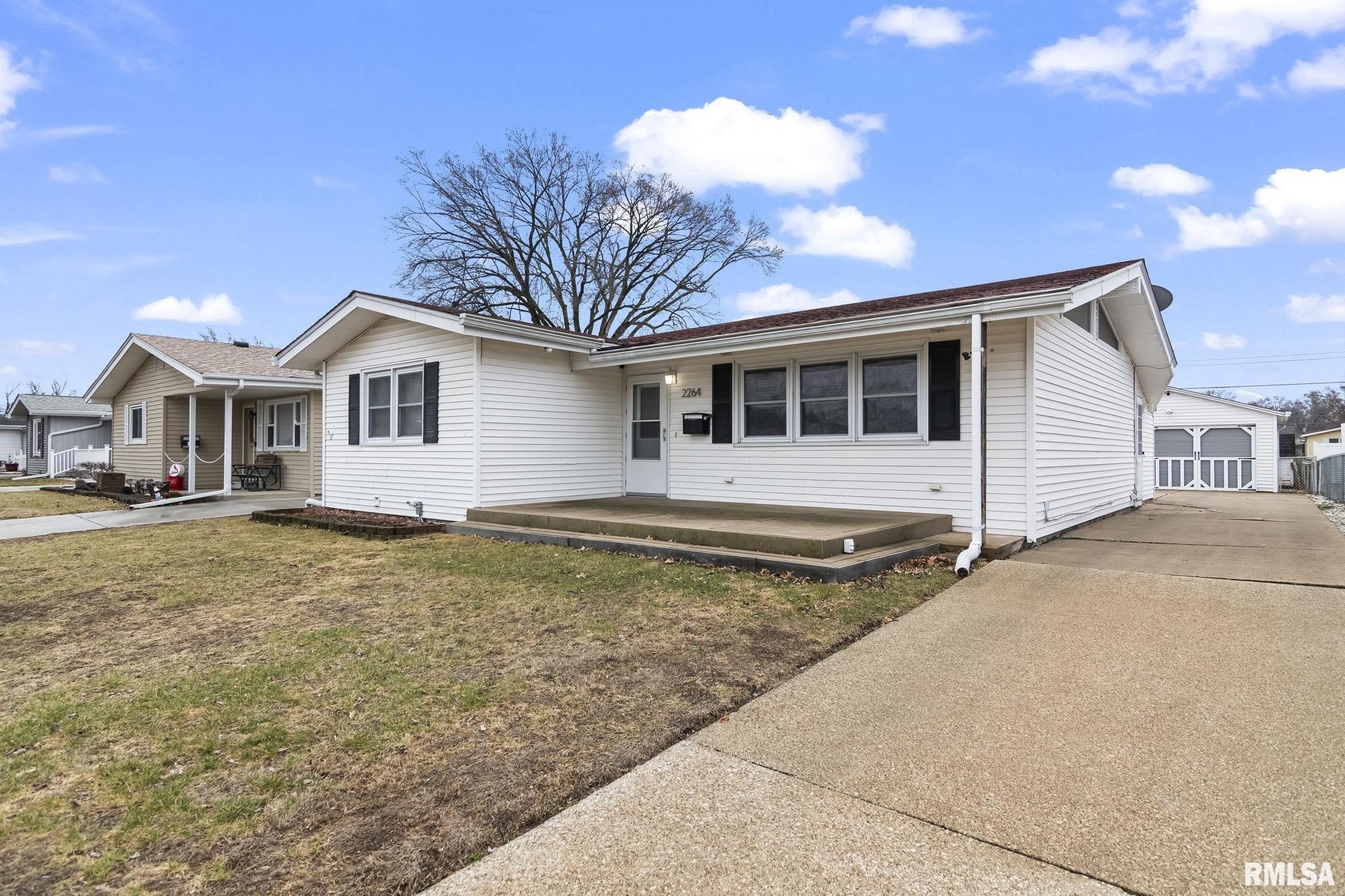 2264 East Eleanor Avenue Springfield, IL 62702 - Photo 3 of 38