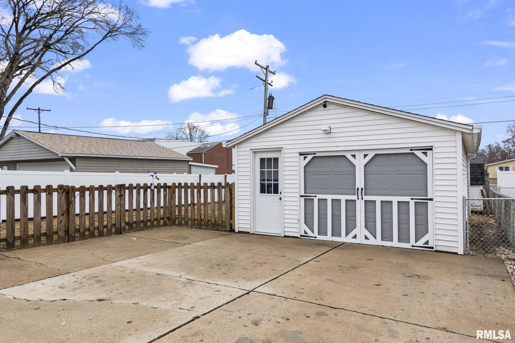 2264 East Eleanor Avenue Springfield, IL 62702 - Photo 37 of 38