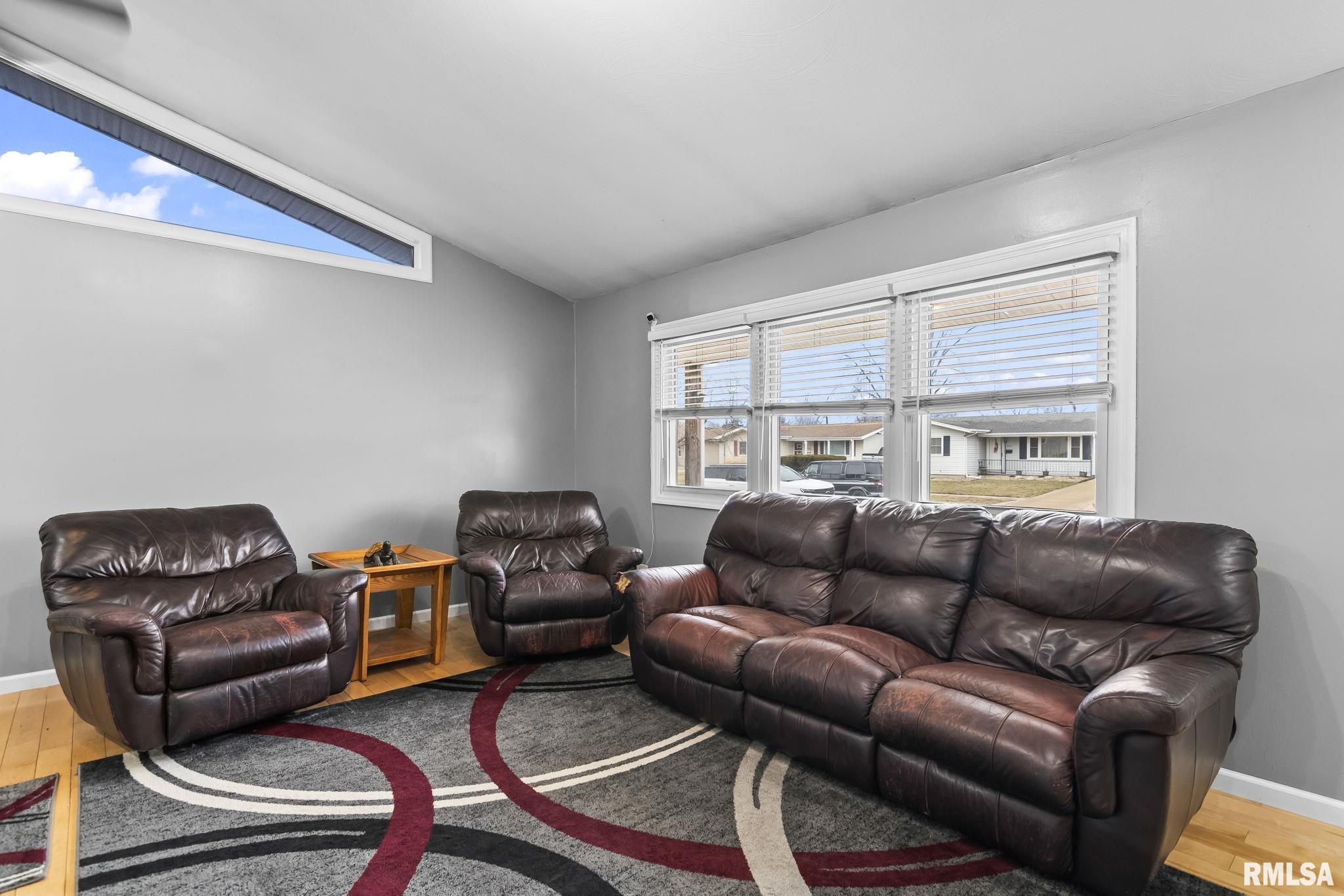 2264 East Eleanor Avenue Springfield, IL 62702 - Photo 5 of 38