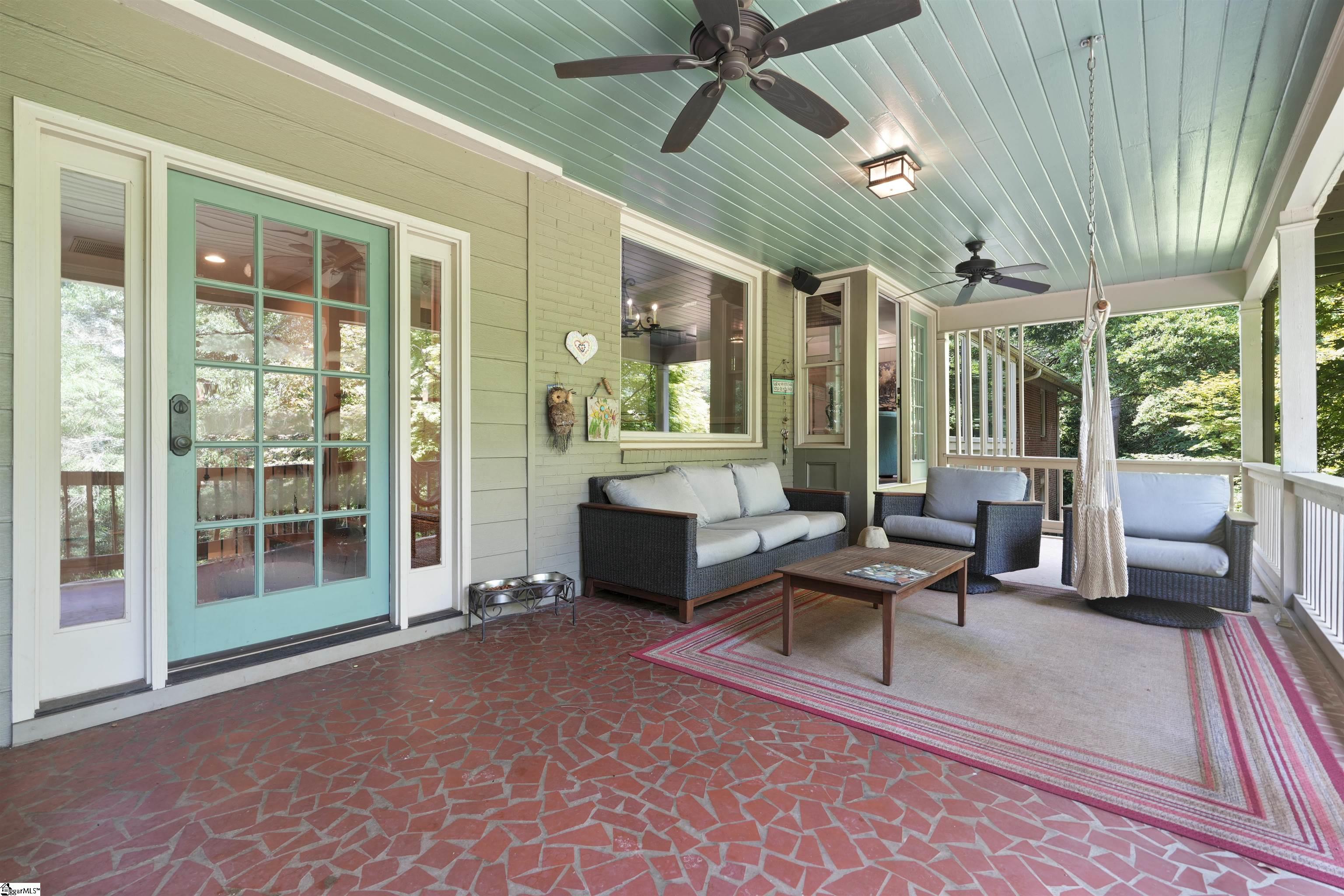 207 Rockingham Road Greenville, SC 29607 - Photo 12 of 35 Great entertaining flow!