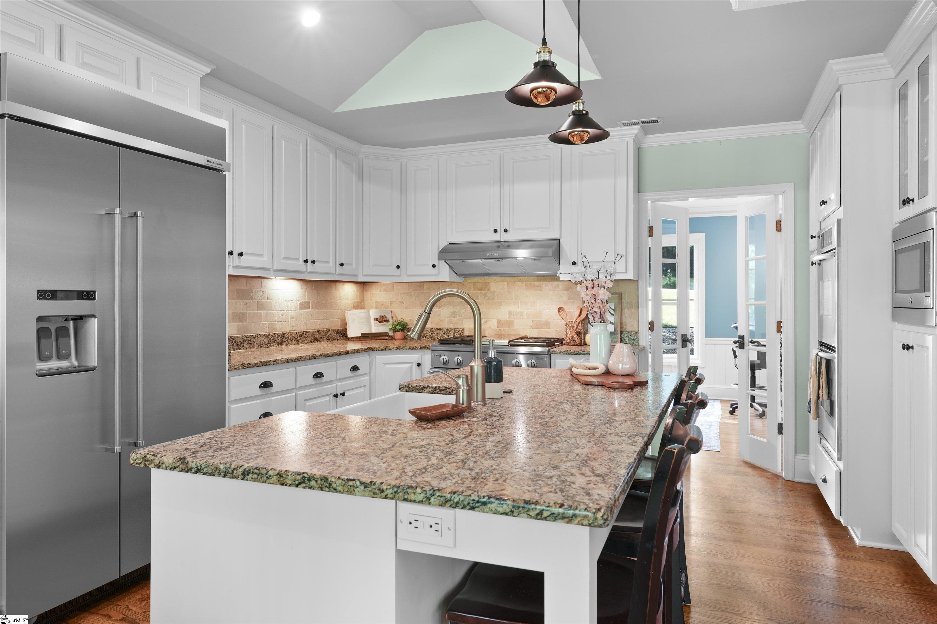 207 Rockingham Road Greenville, SC 29607 - Photo 14 of 35