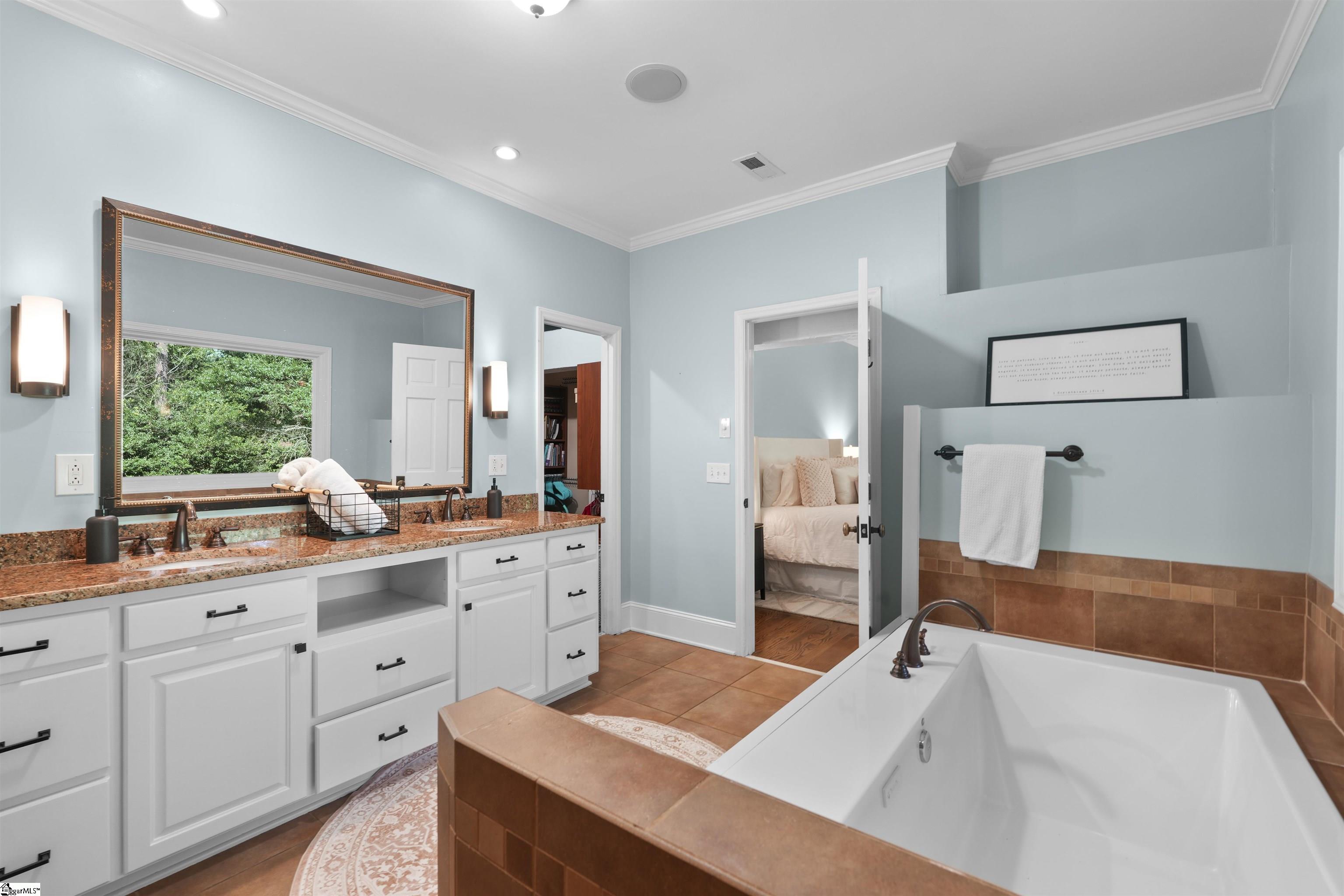 207 Rockingham Road Greenville, SC 29607 - Photo 23 of 35
