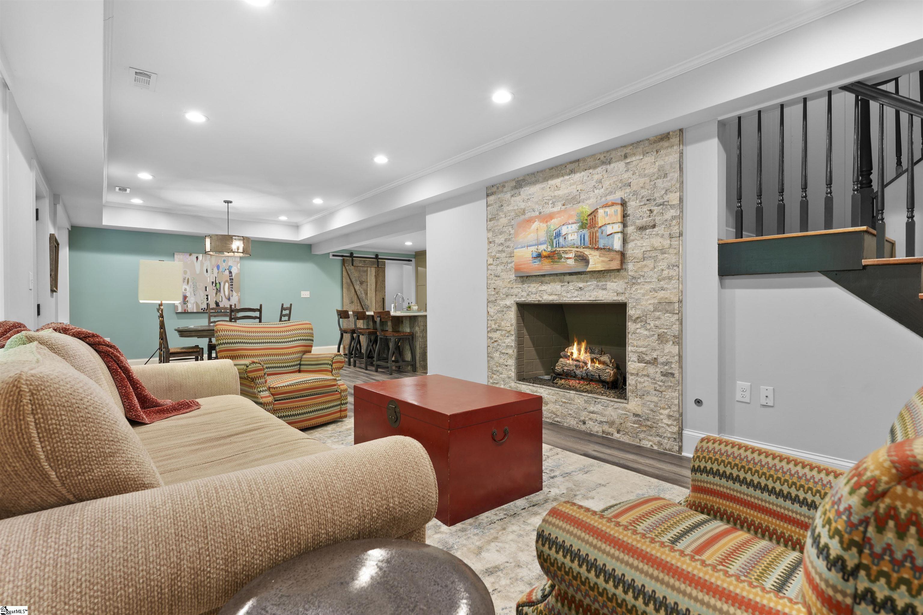 207 Rockingham Road Greenville, SC 29607 - Photo 31 of 35