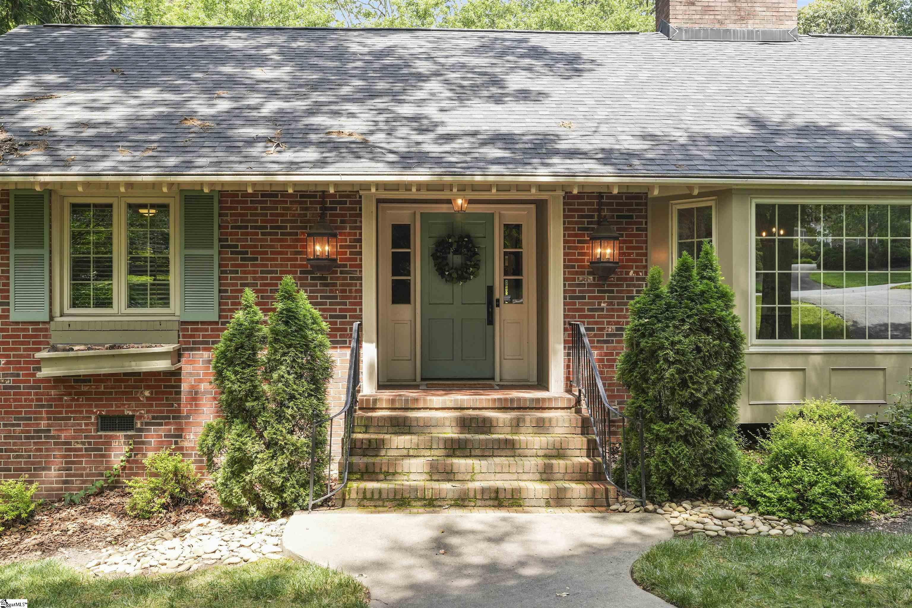 207 Rockingham Road Greenville, SC 29607 - Photo 6 of 35