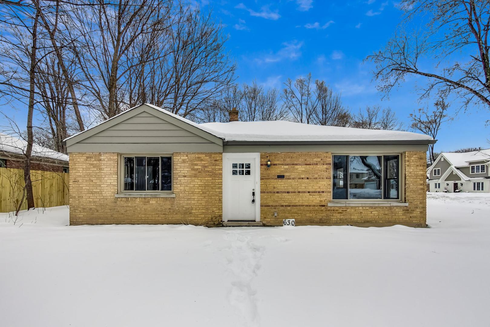 630 Hampton Terrace Libertyville, IL 60048 - Photo 1 of 27