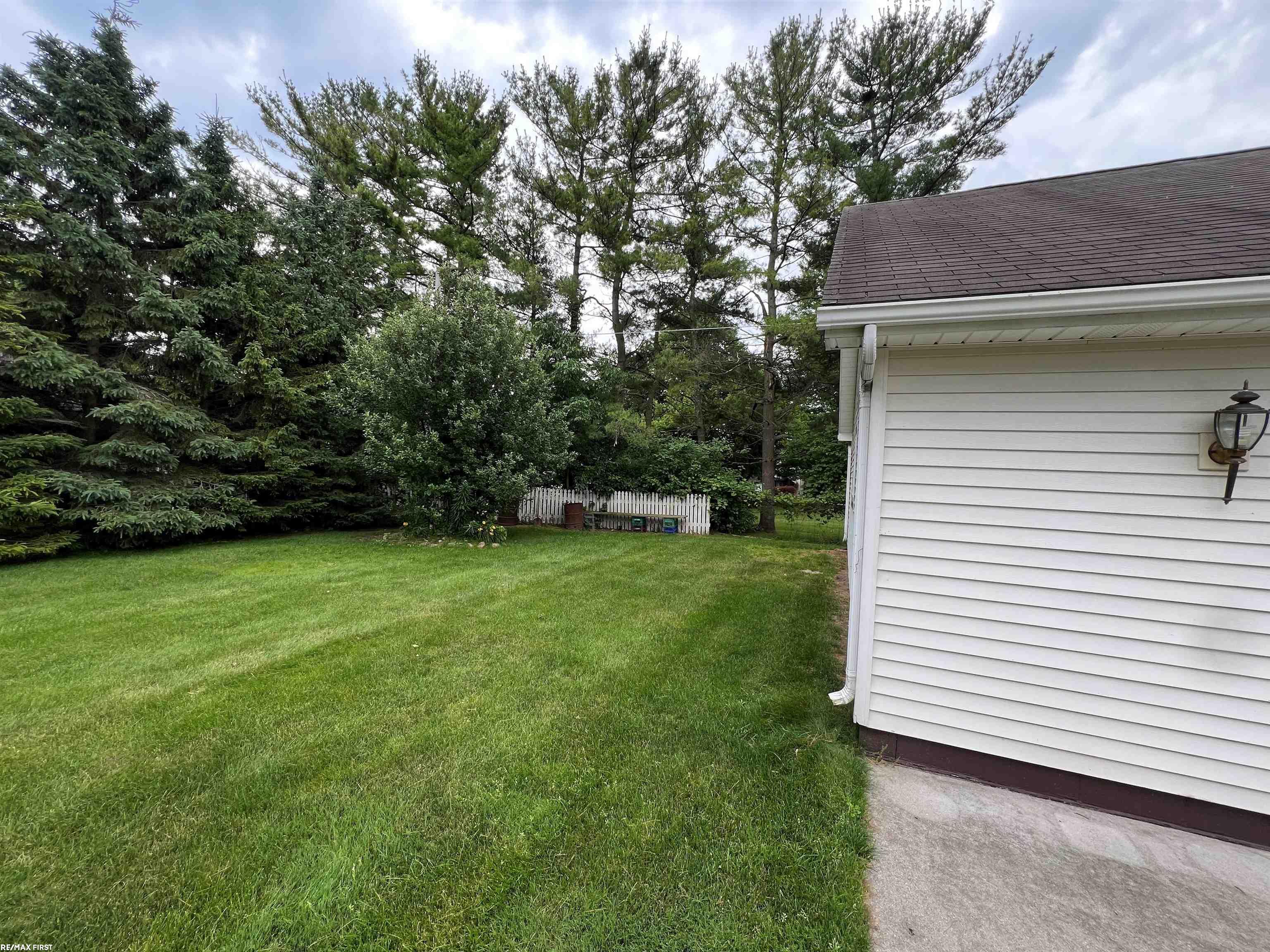 7324 Mortimer Line Road Lexington, MI 48450 - Photo 11 of 19 50146653-e40819b4-12f0-499e-9816-97d3e37bf889.JPG