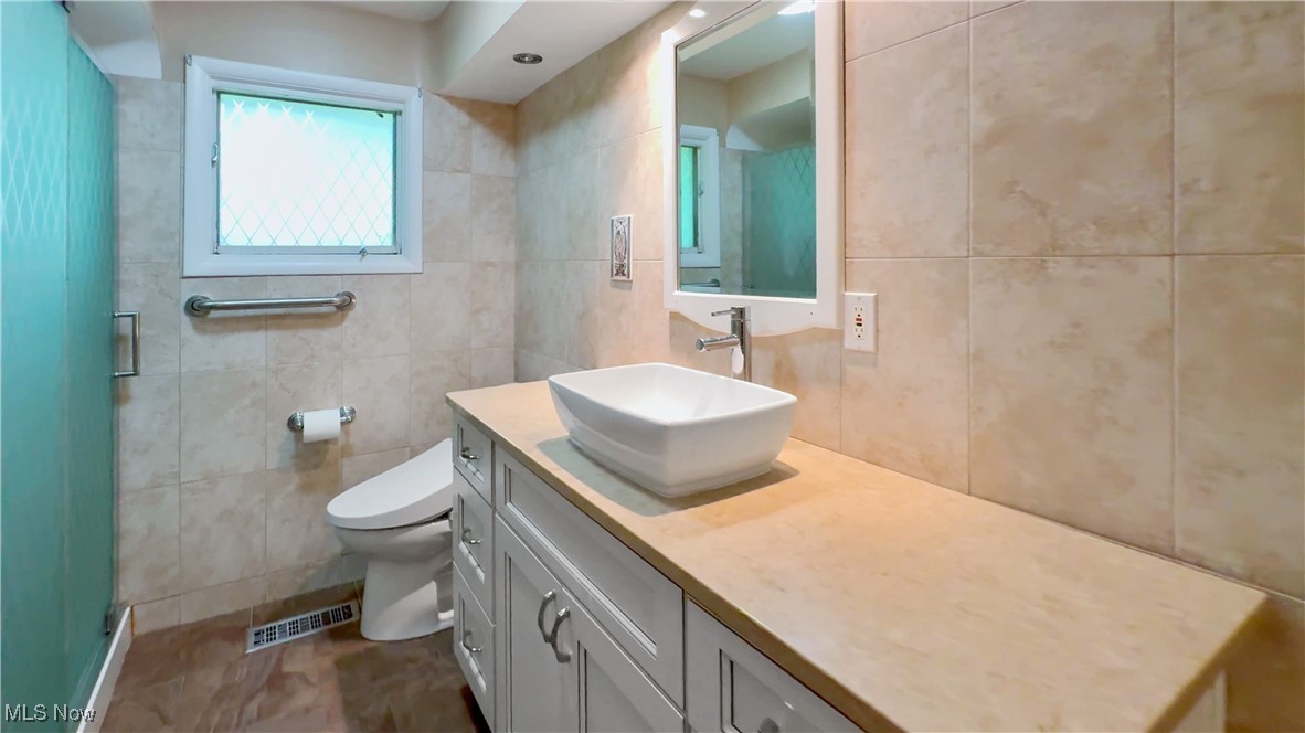 32081 Cedar Road Cleveland, OH 44124 - Photo 26 of 39 Gallery Image 26