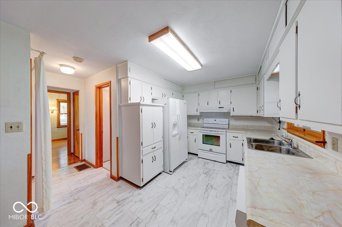 2215 West State Street Pendleton, IN 46064 - Photo 41 of 46