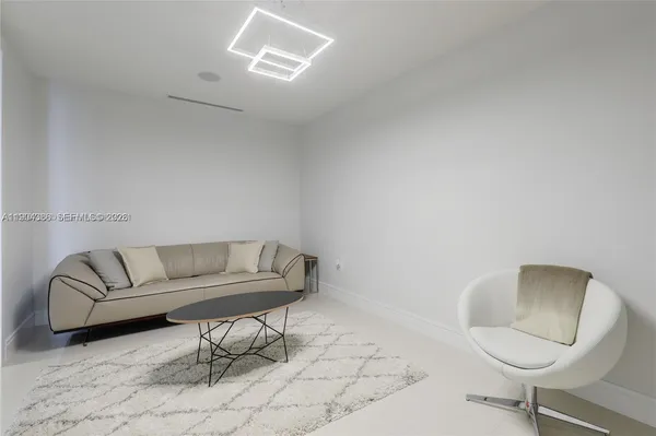 $3,500,000 | 3300 Northeast 188th Street, Unit 818, Aventura, FL 33180