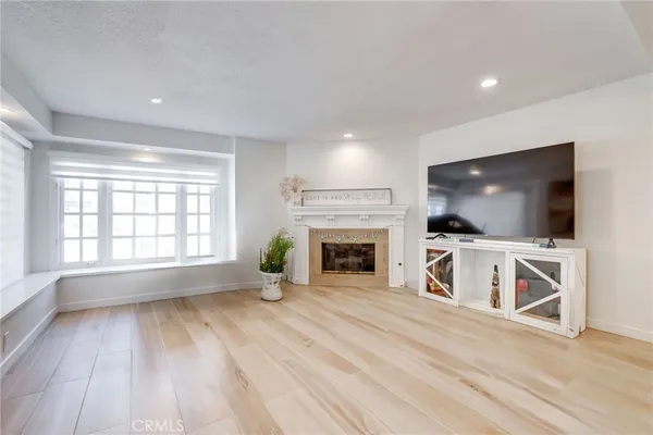 $6,195 | 118 18th Street, Huntington Beach, CA 92648