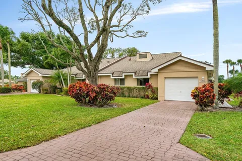 $310,000 | 6935 Fountains Circle, Unit 6935, Lake Worth, FL 33467