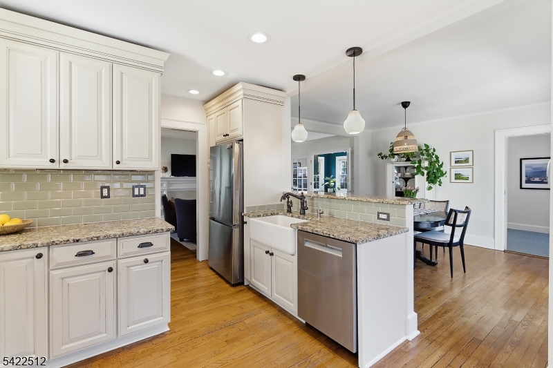 894 Ridgewood Road Millburn, NJ 07041 - Photo 16 of 39