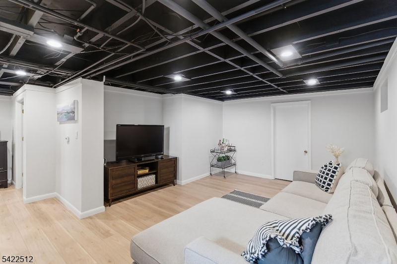 894 Ridgewood Road Millburn, NJ 07041 - Photo 28 of 39