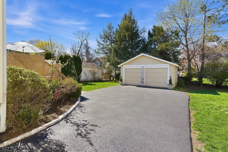 894 Ridgewood Road Millburn, NJ 07041 - Photo 32 of 39