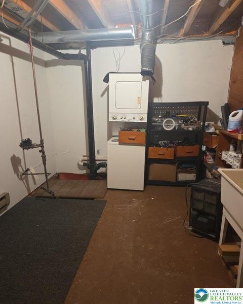 1107 Hampstead Court Bushkill, PA 18324 - Photo 10 of 17 a room with storage and utility