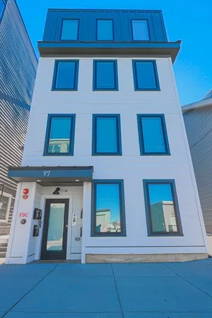 $3,000 | 97 Condor Street, Unit 4, Boston, MA 02128