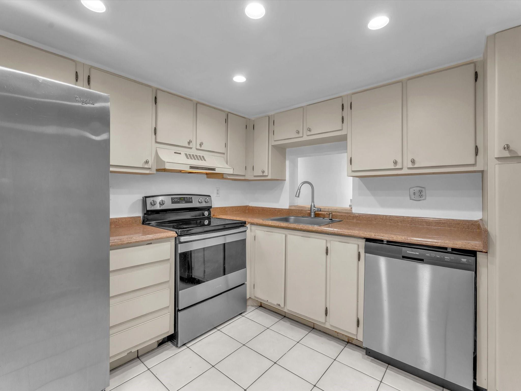 7750 West McNab Road, Unit 202 Tamarac, FL 33321 - Photo 4 of 37 Photo 4
