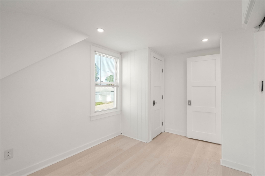 42 Riverside Avenue Swansea, MA 02777 - Photo 13 of 23