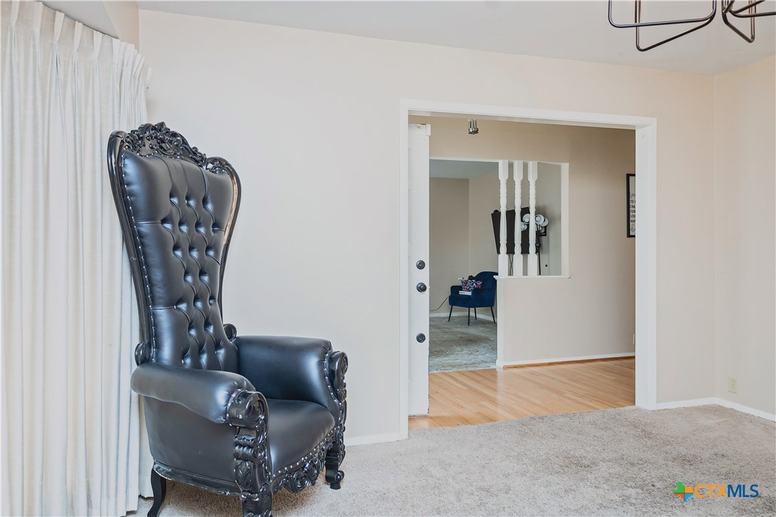 111 Dover Dell Street Victoria, TX 77904 - Photo 7 of 36 a living room with furniture