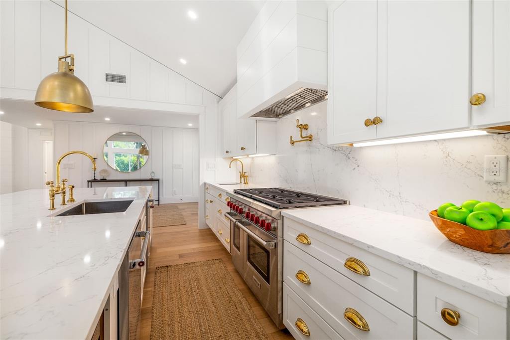 1705 Field Road Sarasota, FL 34231 - Photo 17 of 81 Gallery Image 17