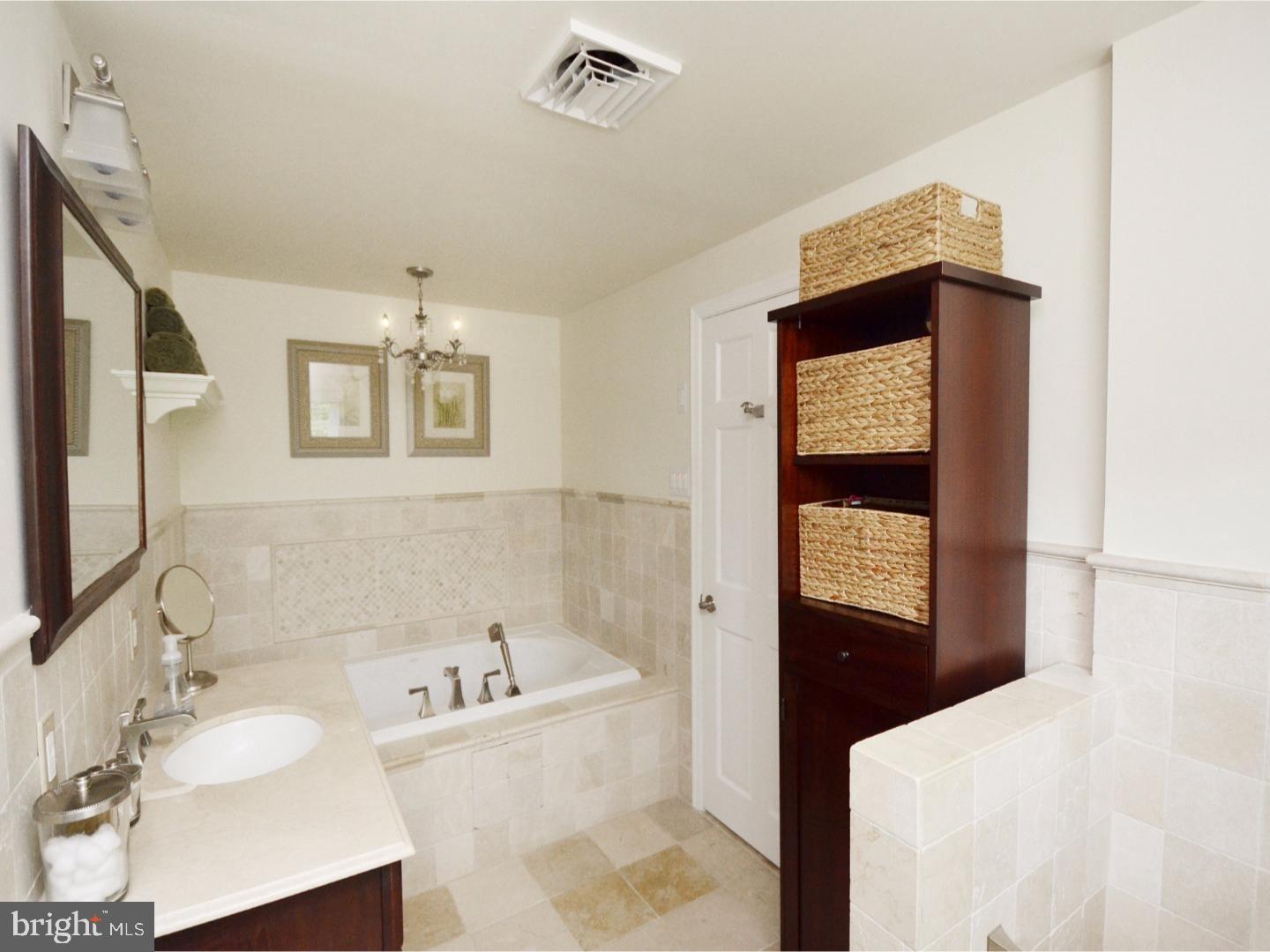 300 Fairfield Drive Wallingford, PA 19086 - Photo 14 of 25 Master Bathroom