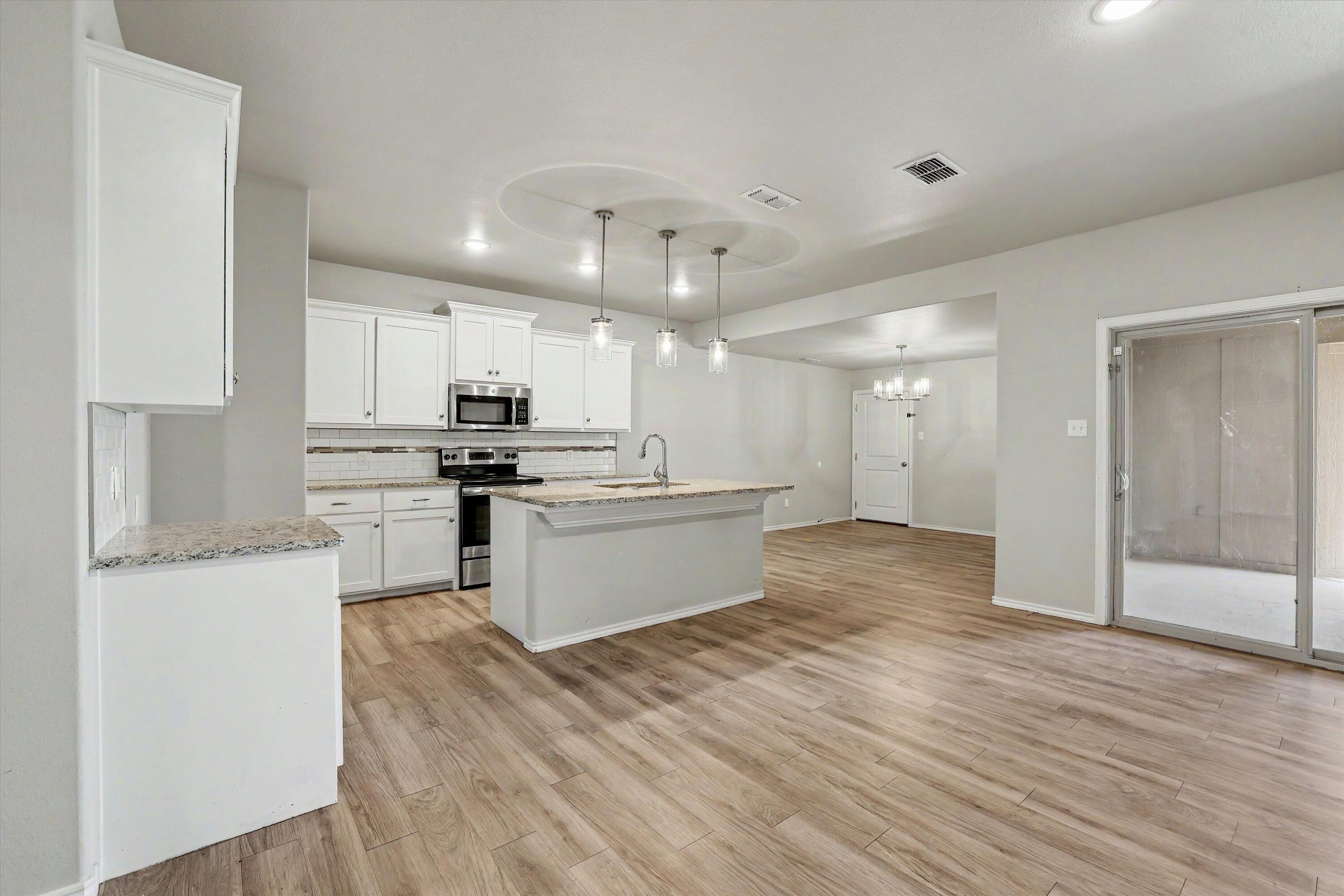 6902 67th Street Lubbock, TX 79424 - Photo 7 of 24 07-07_6902 67th Street LBK_e