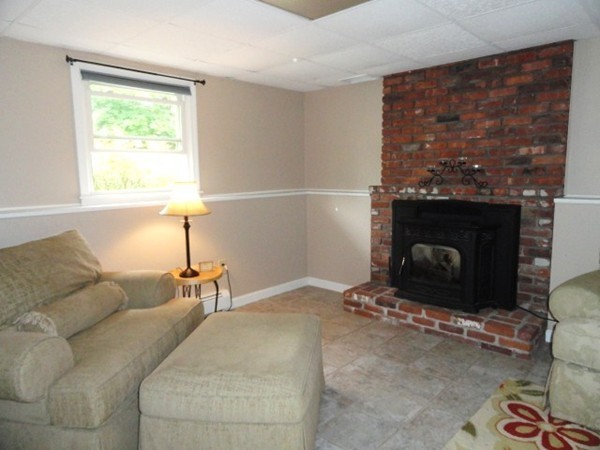 113 Fiske Hill Road Sturbridge, MA 01566 - Photo 12 of 26 Gallery Image 12