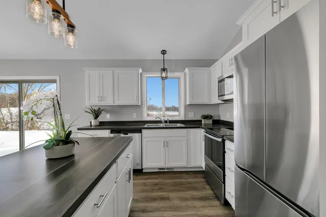 $299,900 | 31144 Terra Vista Lane, Rockville, MN 56301