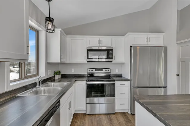 $299,900 | 31144 Terra Vista Lane, Rockville, MN 56301