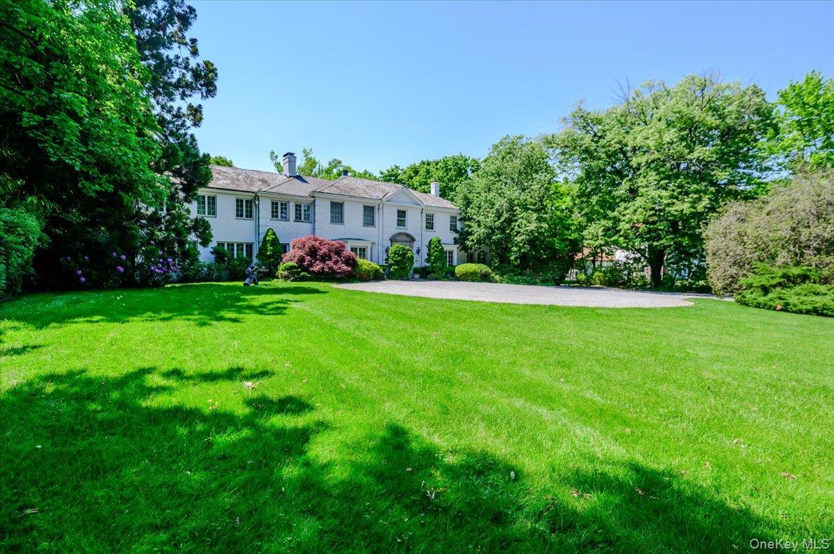 126 Station Road Great Neck, NY 11023 - Photo 3 of 49