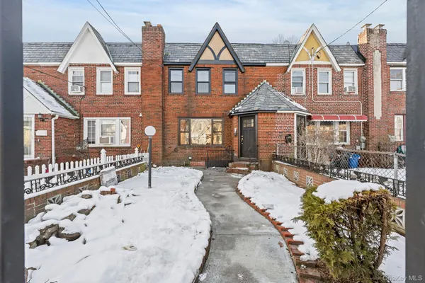 $769,000 | 114-22 201st Street | St. Albans