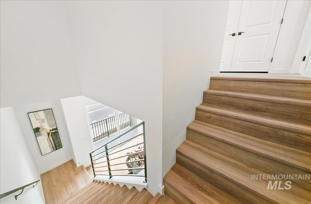 2032 South Mackinnon Lane Boise, ID 83706 - Photo 24 of 48 Stairway featuring wood finished floors