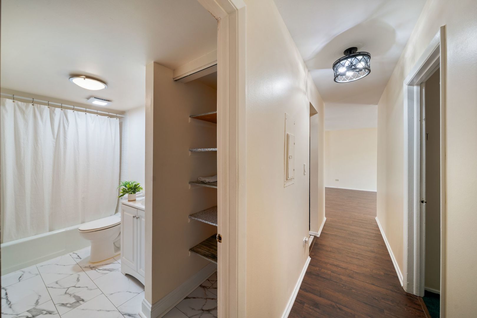 826 East Old Willow Road, Unit 103 Prospect Heights, IL 60070 - Photo 12 of 31