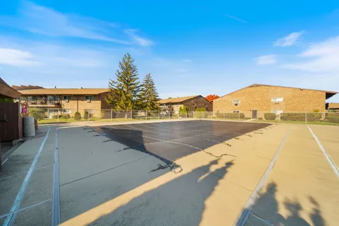 $194,000 | 826 East Old Willow Road, Unit 103, Prospect Heights, IL 60070