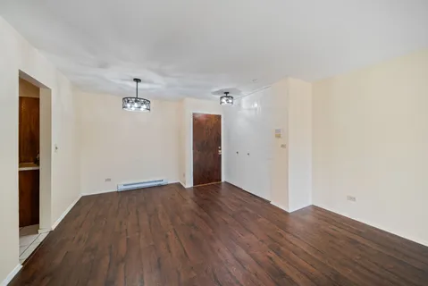 $194,000 | 826 East Old Willow Road, Unit 103, Prospect Heights, IL 60070