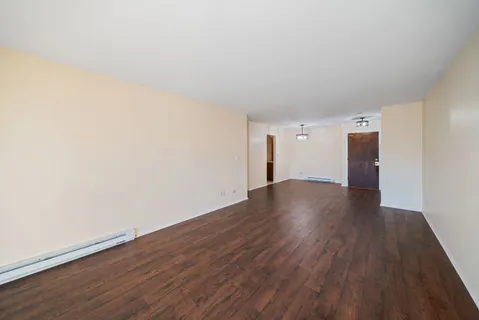 $194,000 | 826 East Old Willow Road, Unit 103, Prospect Heights, IL 60070