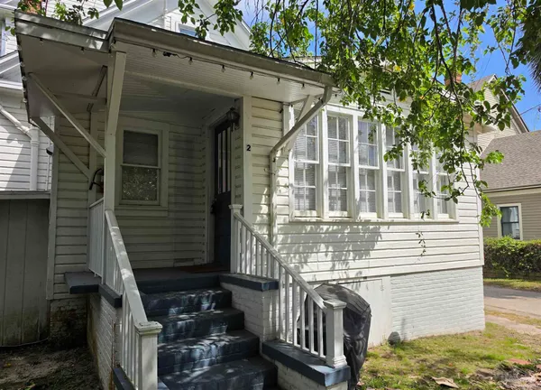 $975 | 911 North Spring Street, Unit 2, Pensacola, FL 32501