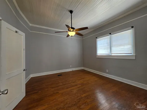 $975 | 911 North Spring Street, Unit 2, Pensacola, FL 32501