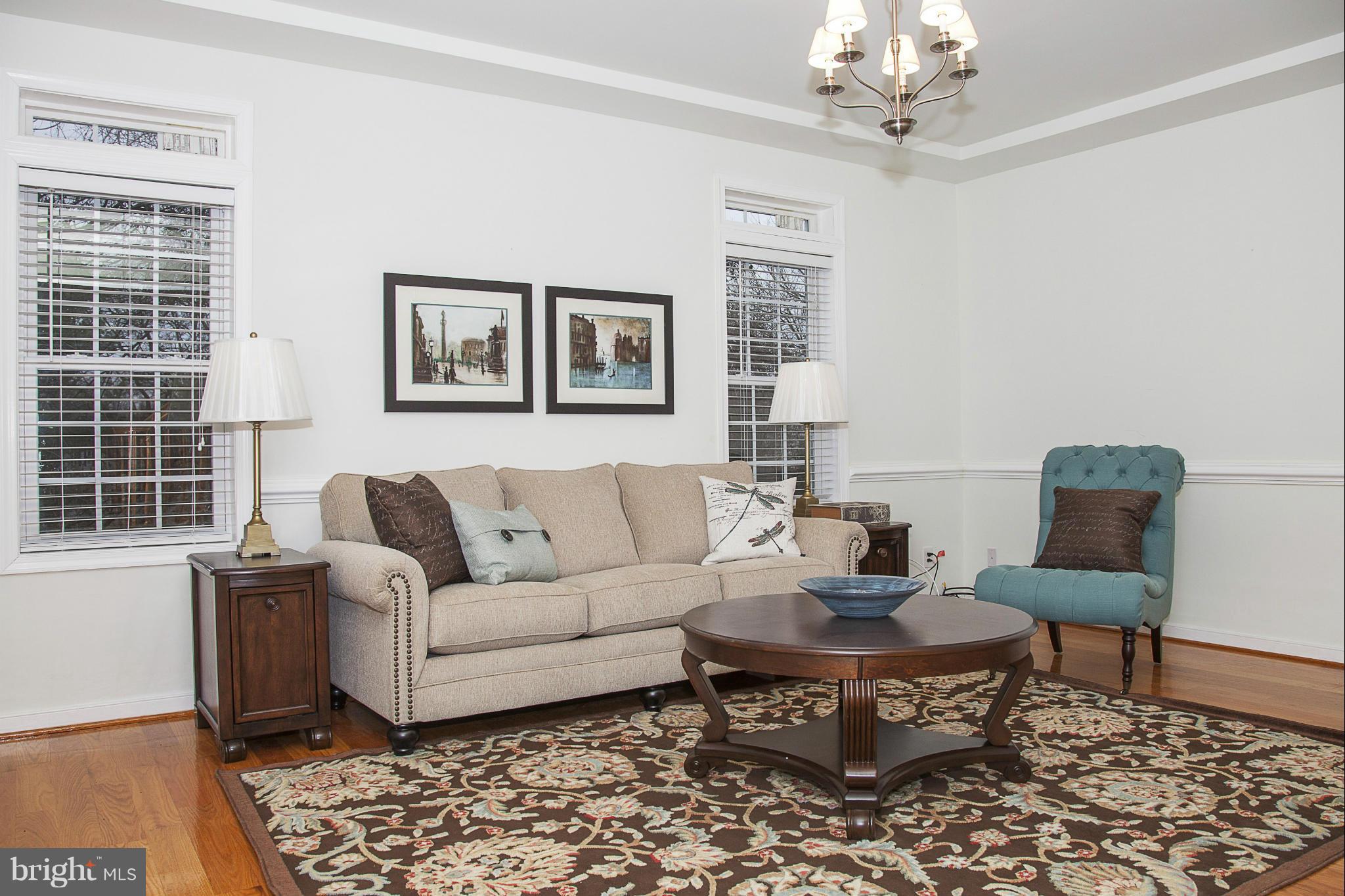 8400 Rainbow Road Vienna, VA 22182 - Photo 5 of 30 Living Room
