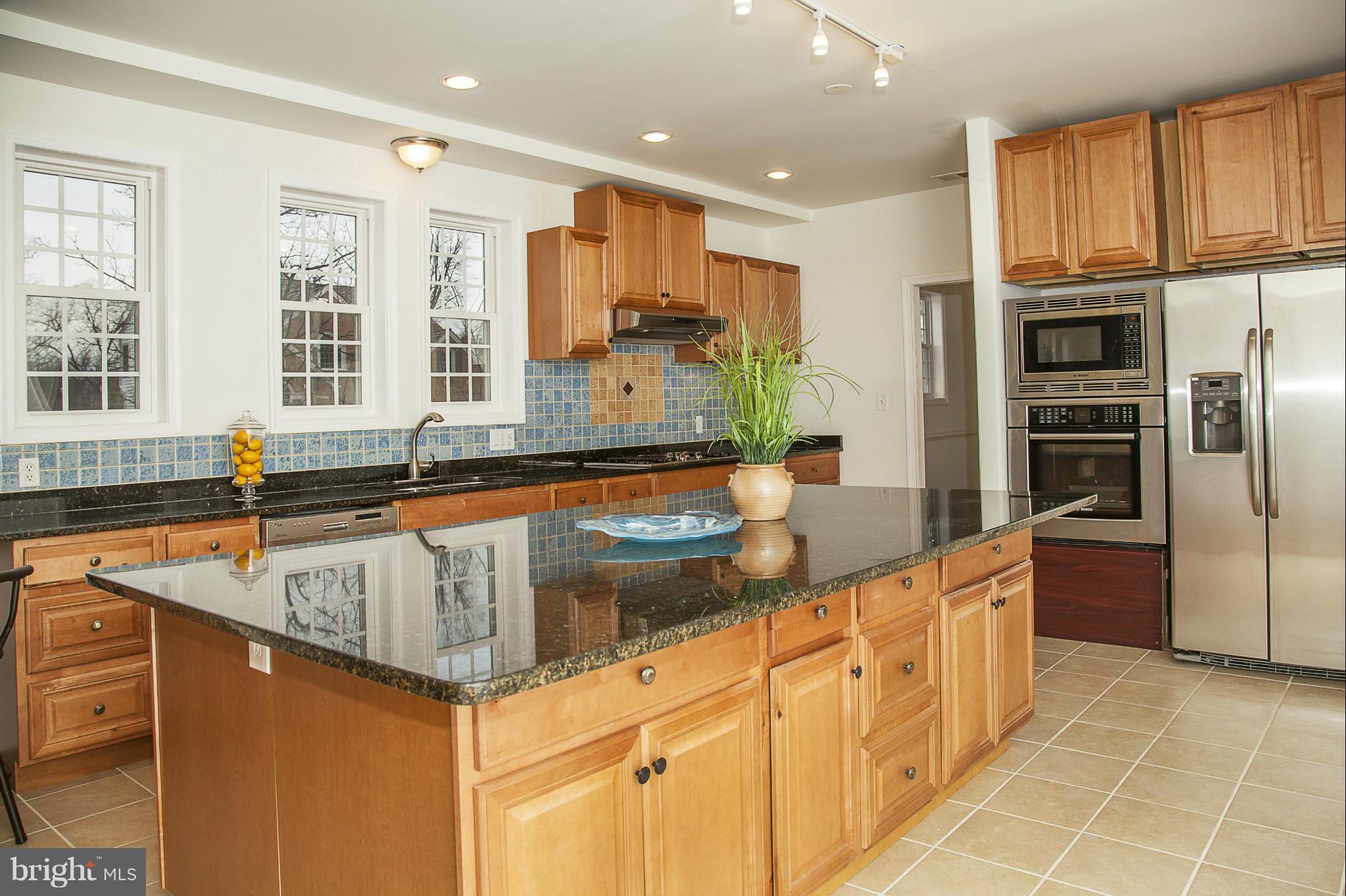 8400 Rainbow Road Vienna, VA 22182 - Photo 8 of 30 Kitchen