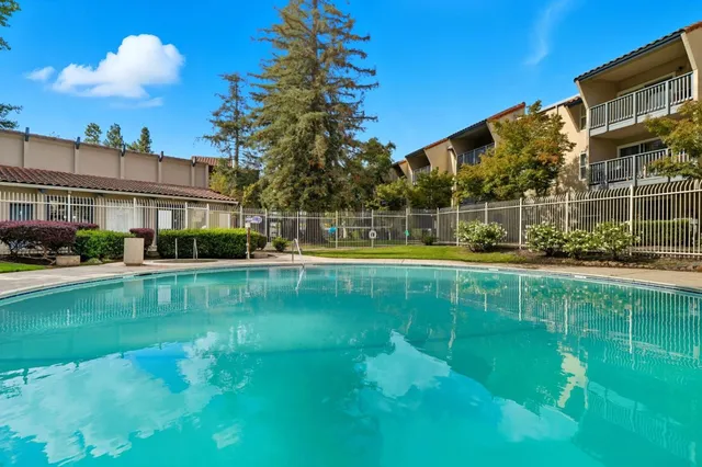 $330,000 | 1085 Murrieta Boulevard, Unit 324, Livermore, CA 94550