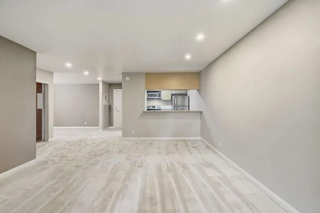 $330,000 | 1085 Murrieta Boulevard, Unit 324, Livermore, CA 94550