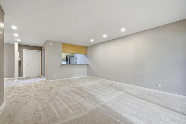 $330,000 | 1085 Murrieta Boulevard, Unit 324, Livermore, CA 94550