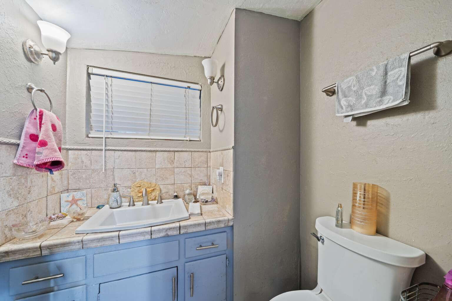 4562 East Bonnyview Road Redding, CA 96001 - Photo 24 of 29 Taylor.24